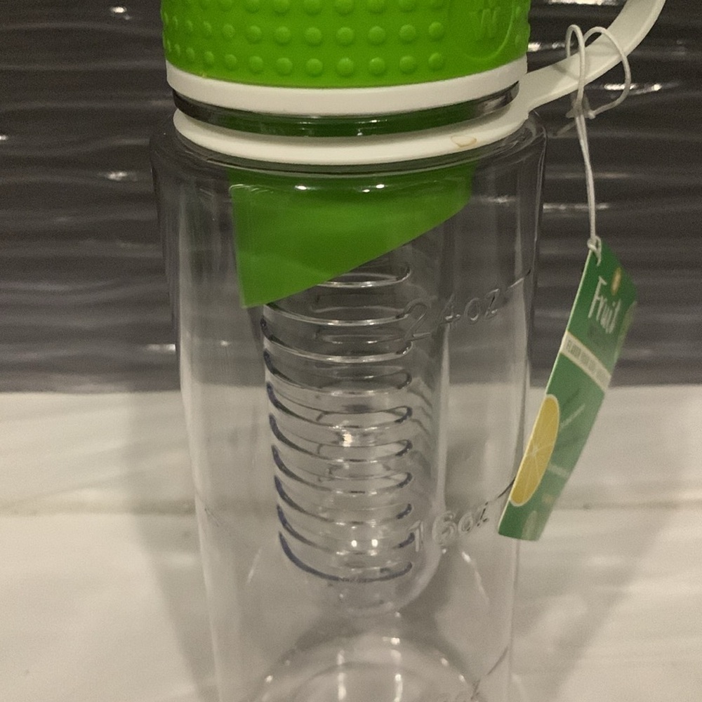 Fruit infuser Bottle NEW 24 Fl Oz BPA Free Leak Proof Twist cap Use Both Ways - Picture 4 of 7
